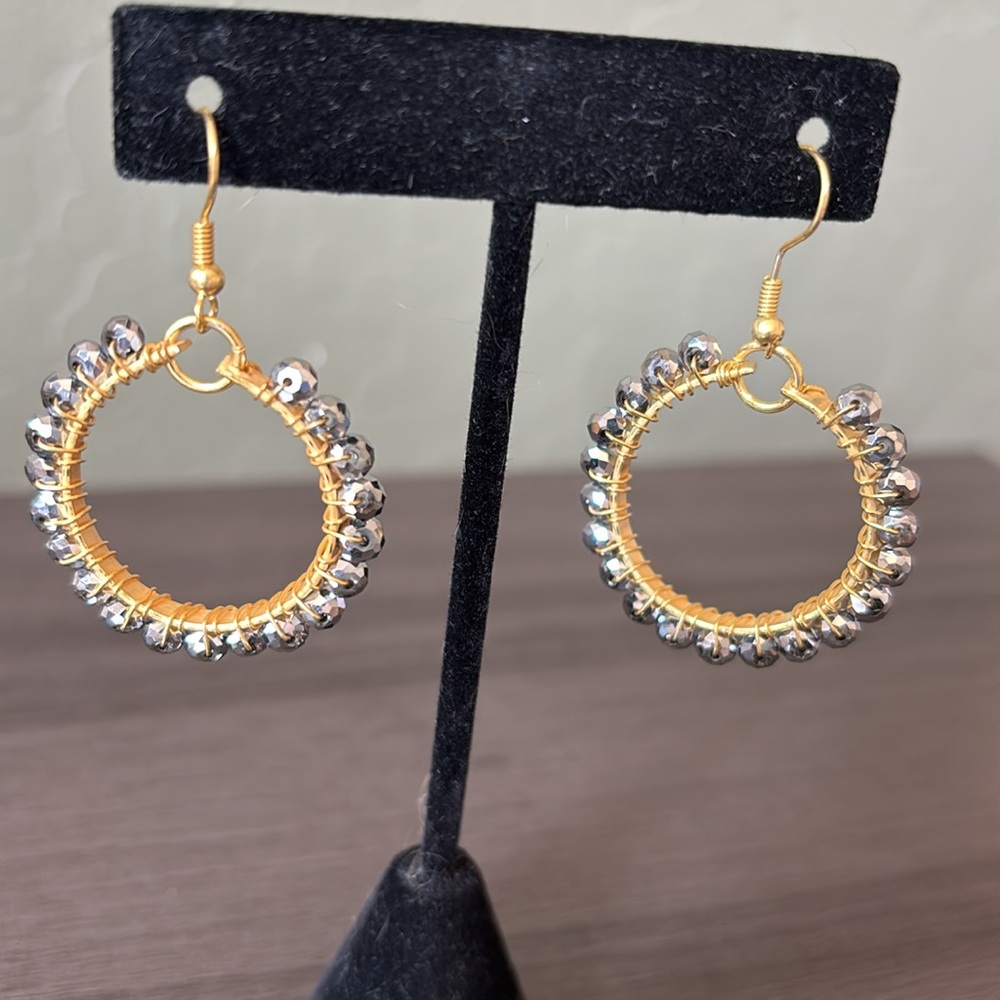 Faceted Hematite Czech Glass Hoop Earrings NWT‎
